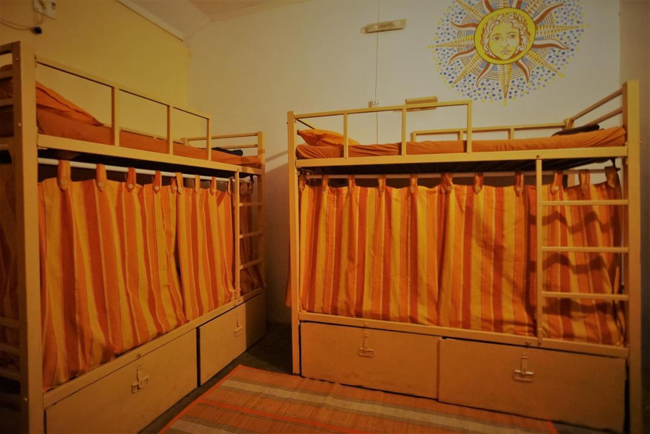 Gaia Hostels Анжуна Екстер'єр фото