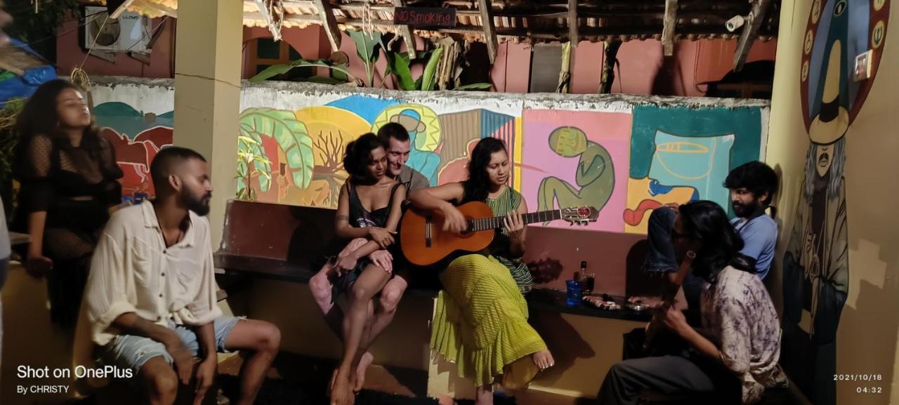 Gaia Hostels Анжуна Екстер'єр фото