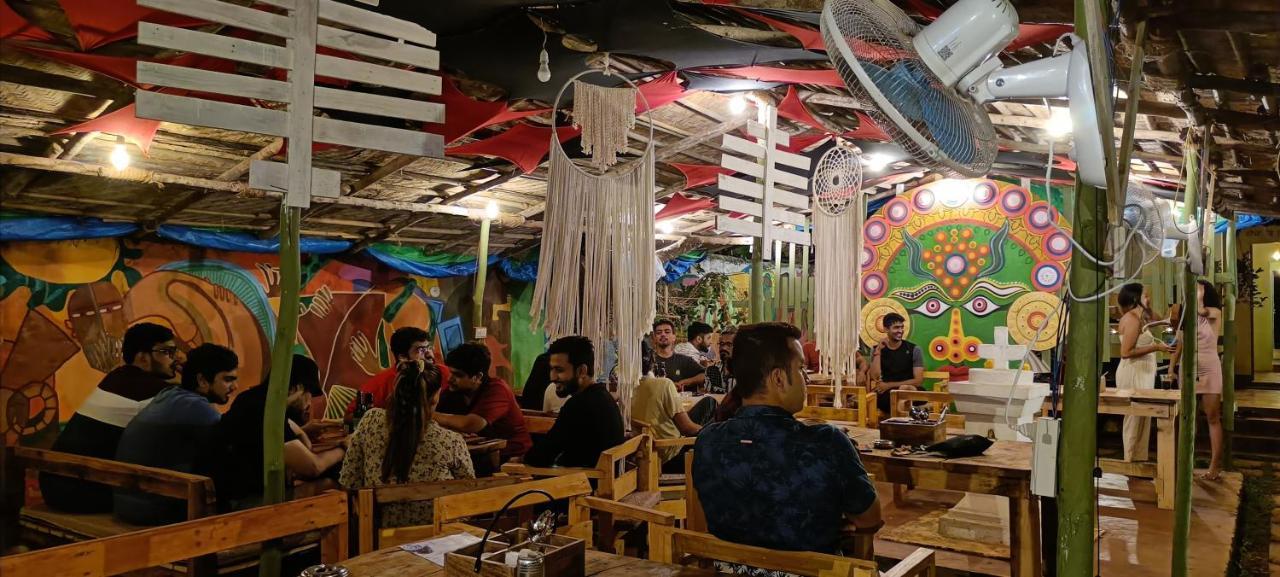 Gaia Hostels Анжуна Екстер'єр фото